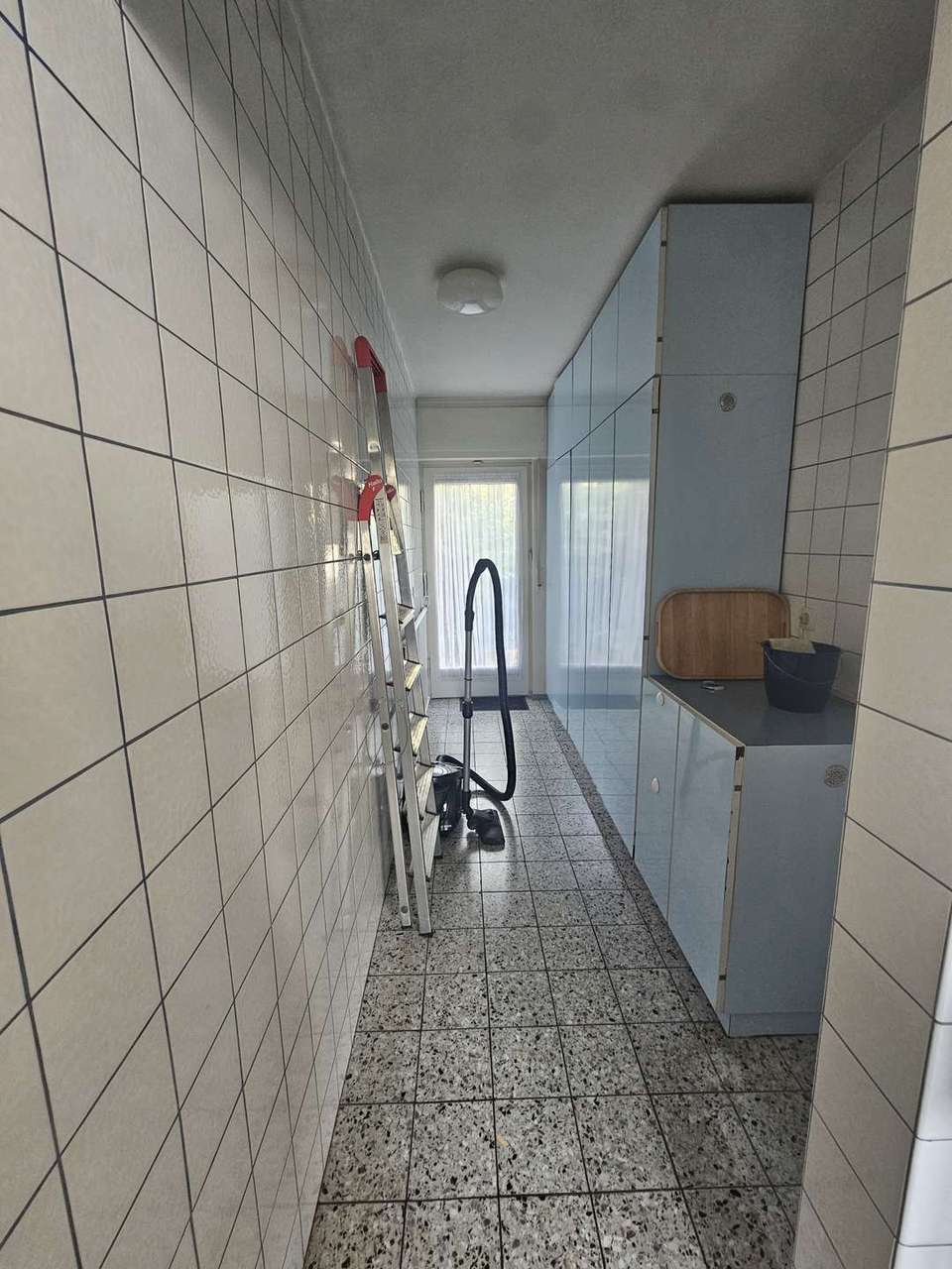 Architektenbungalow in ruhiger Lage mit großem Grundstück und Pool