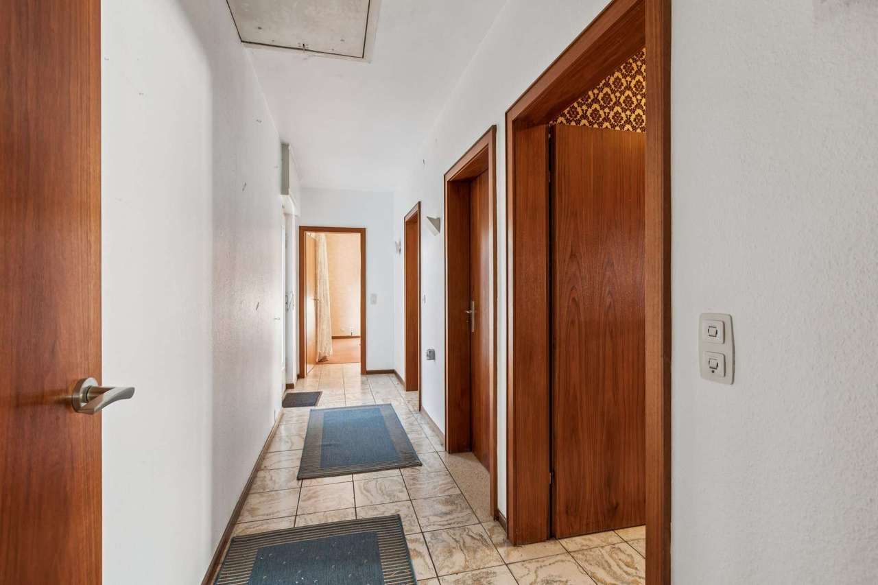 Architektenbungalow in ruhiger Lage mit großem Grundstück und Pool