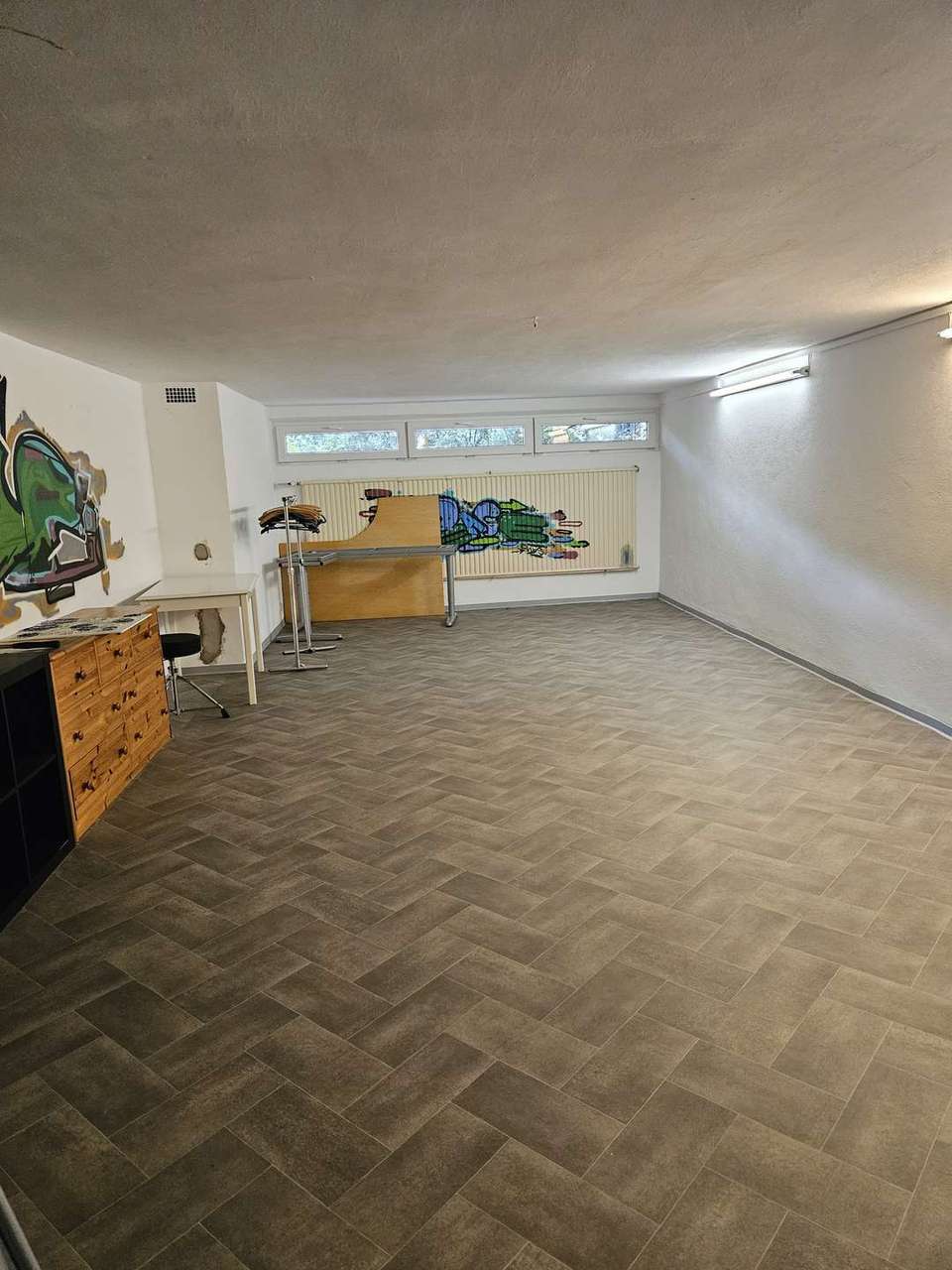 Architektenbungalow in ruhiger Lage mit großem Grundstück und Pool