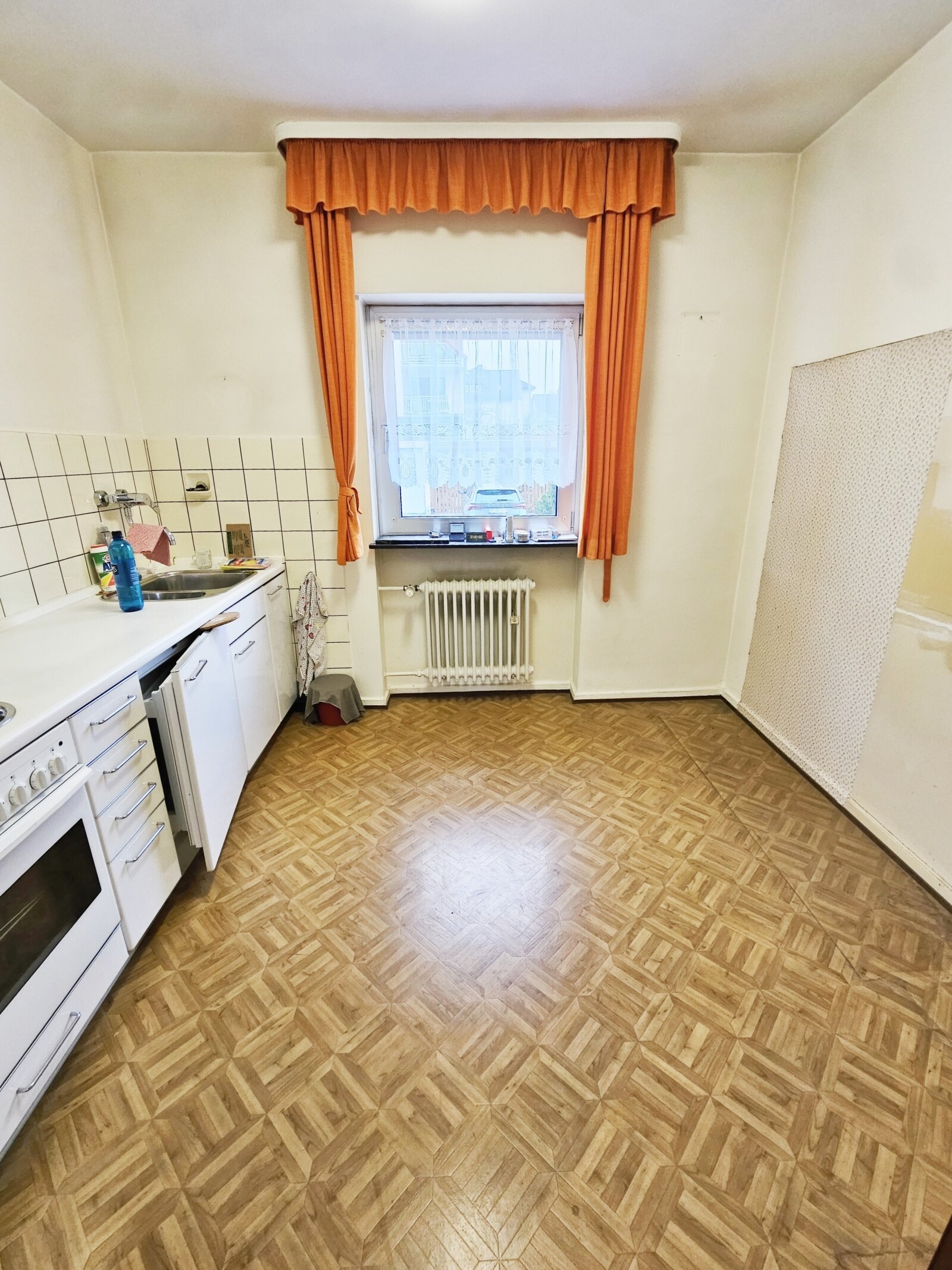 Charmantes 3‑Familienhaus mit 3 Garagen und viel Potenzial in zentraler Lage 