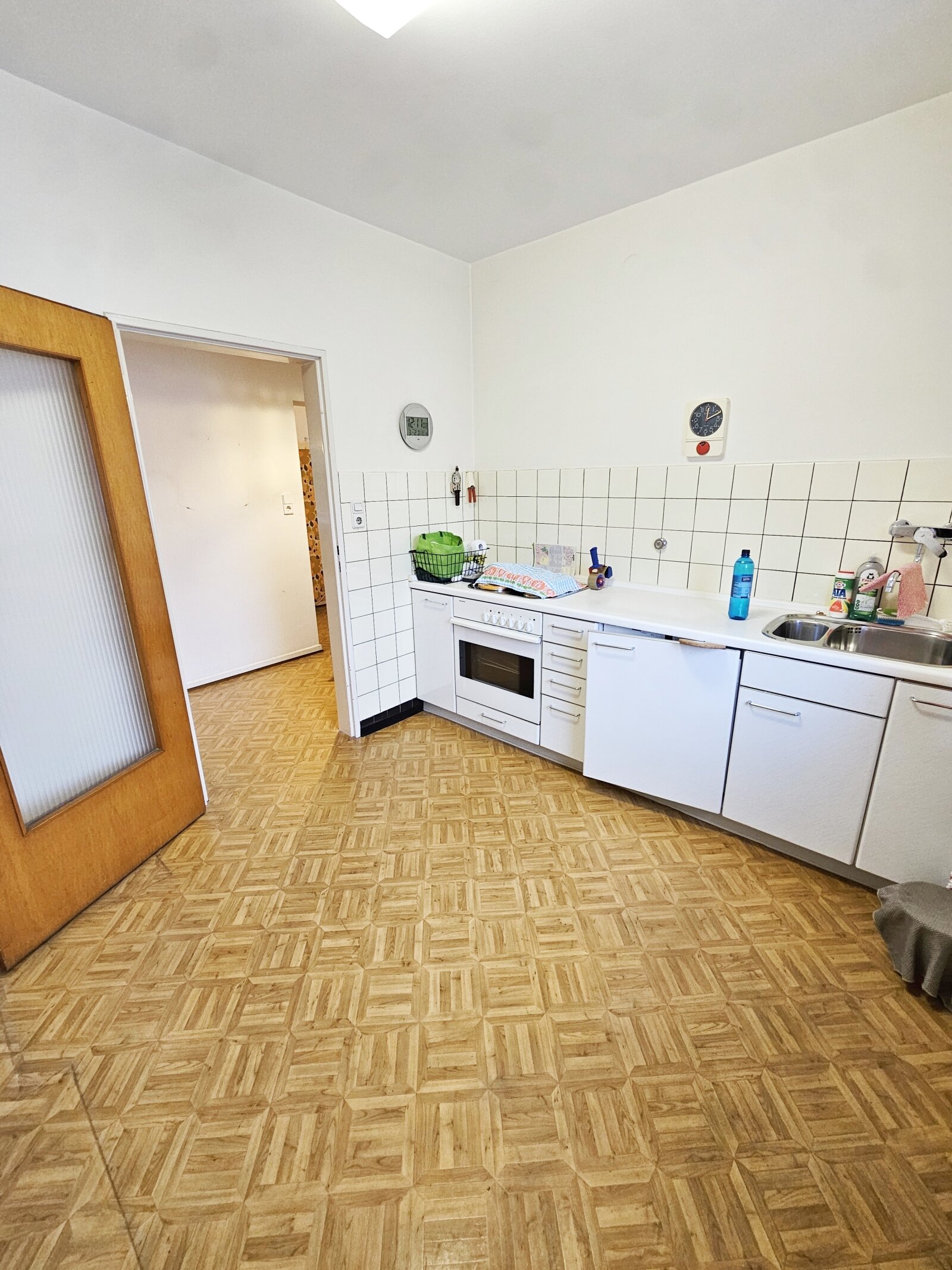 Charmantes 3‑Familienhaus mit 3 Garagen und viel Potenzial in zentraler Lage 