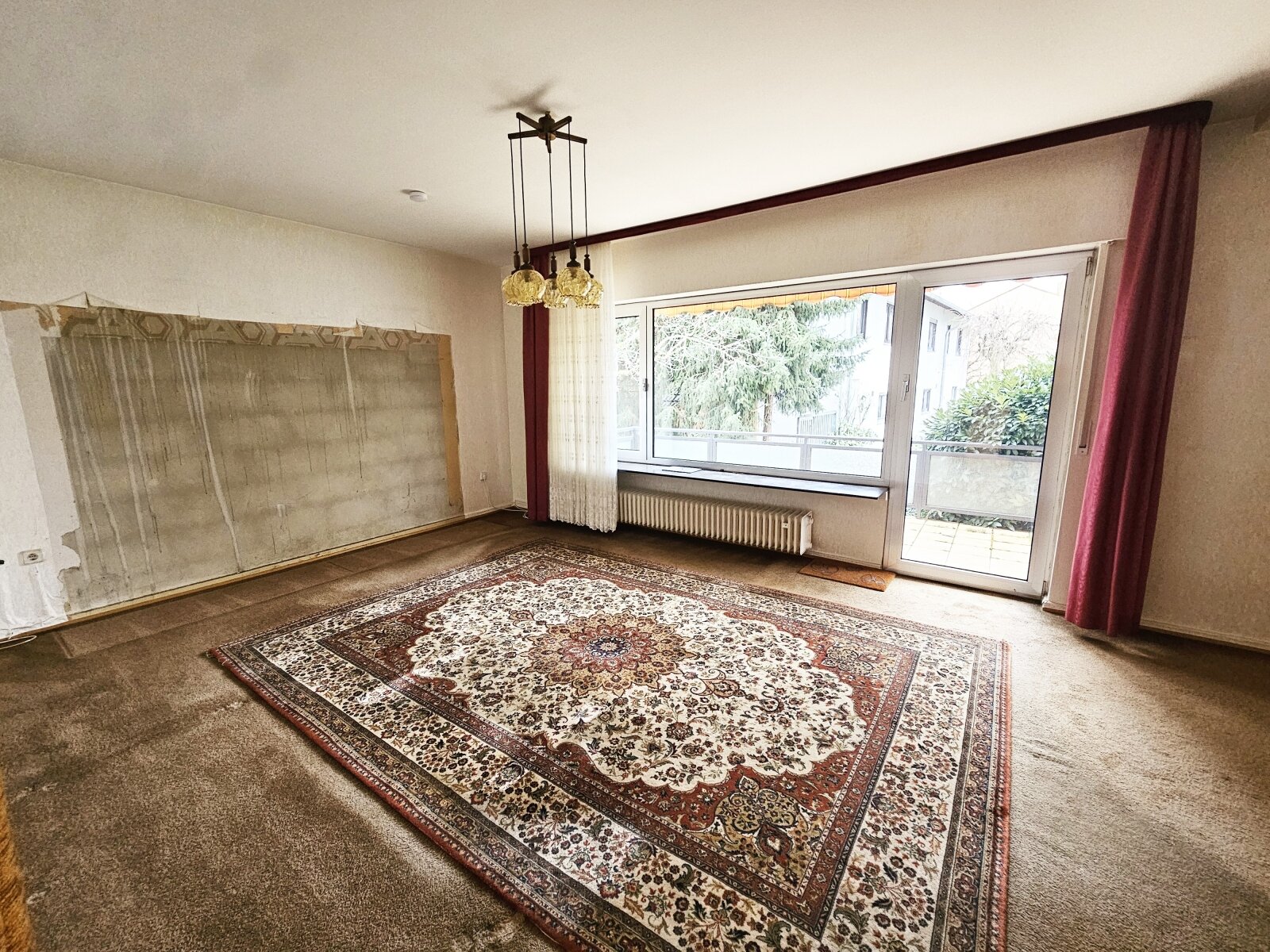 Charmantes 3‑Familienhaus mit 3 Garagen und viel Potenzial in zentraler Lage 