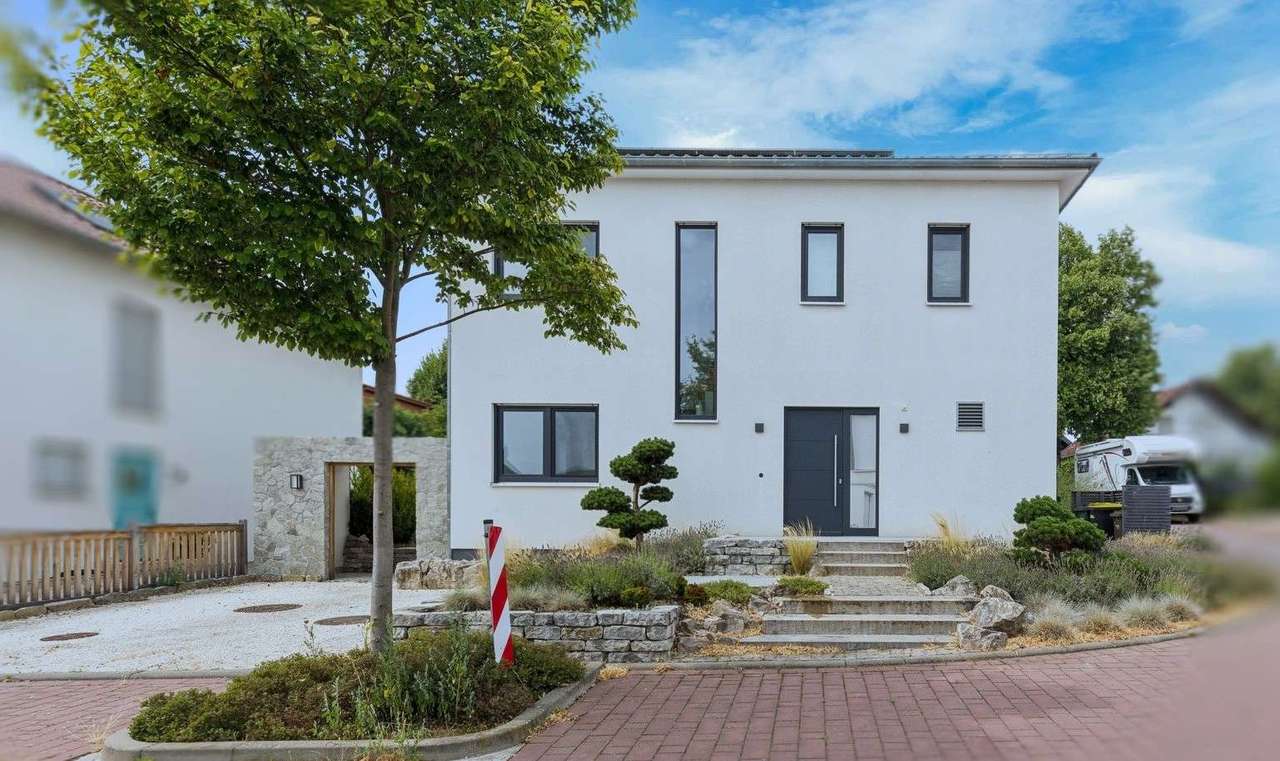 Luxuriöses Passivhaus mit Sauna- und Nebengebäude in sehr ruhiger Wohnlage