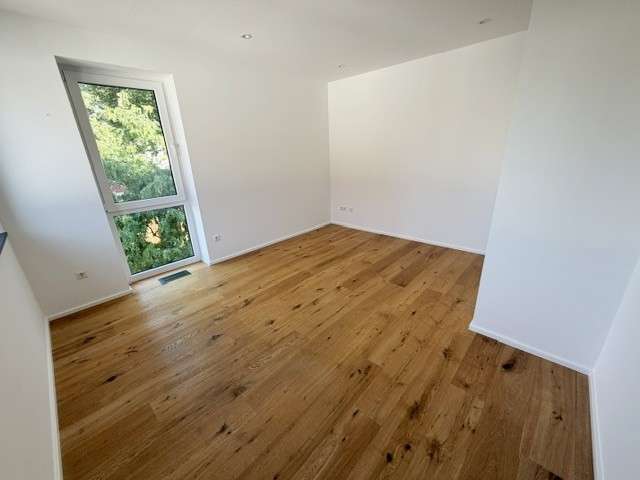 Luxuriöses Passivhaus mit Sauna- und Nebengebäude in sehr ruhiger Wohnlage