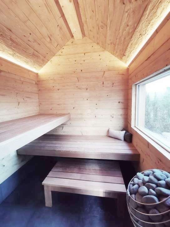 Luxuriöses Passivhaus mit Sauna- und Nebengebäude in sehr ruhiger Wohnlage