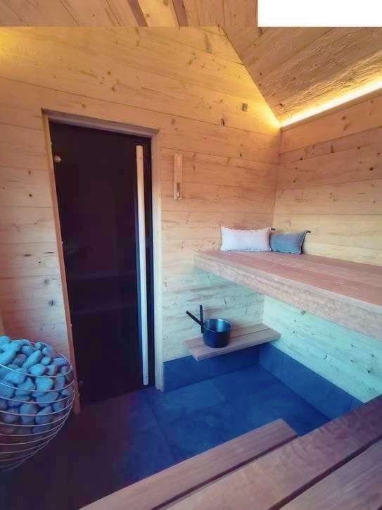 Luxuriöses Passivhaus mit Sauna- und Nebengebäude in sehr ruhiger Wohnlage