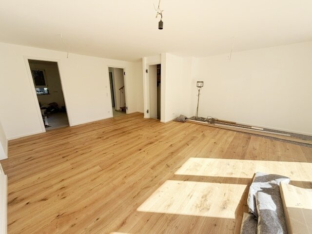 Neubau-Eck-Doppelhaushälfte in Maintal-Bischofsheim – Erstbezug!