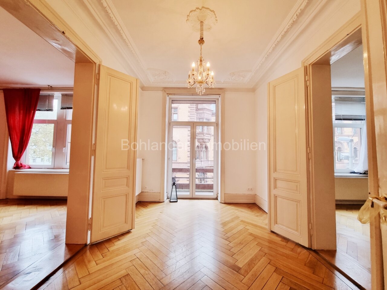 4-Zimmer Altbauwohnung in direkter Citylage am Amtsgericht 