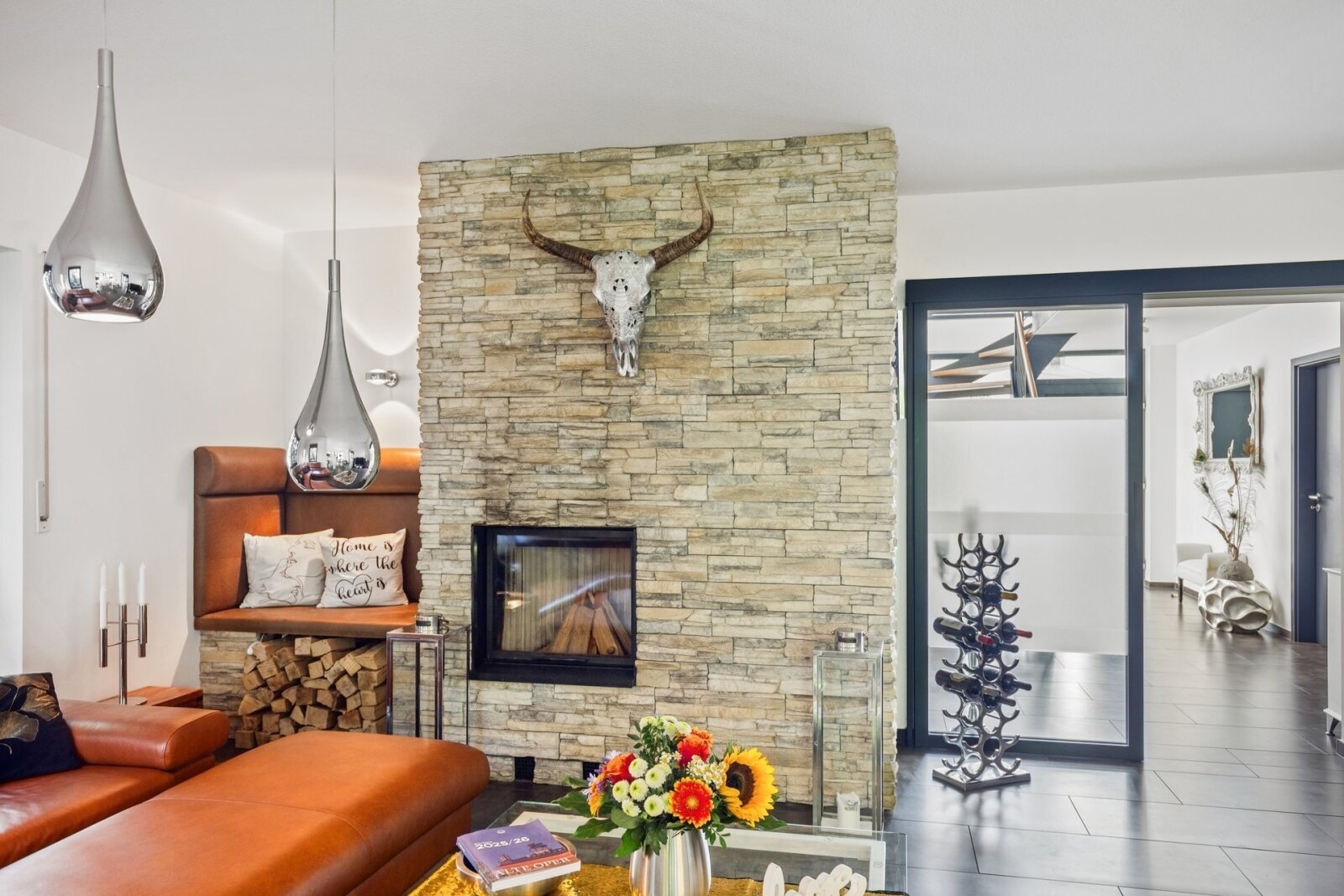 Wohnzimmer mit Kamin Wohnzimmer mit Kamin