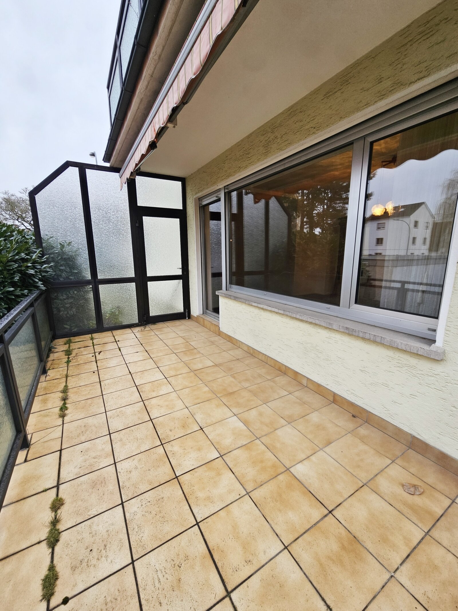 Terrasse mit Gartenzugang Terrasse mit Gartenzugang