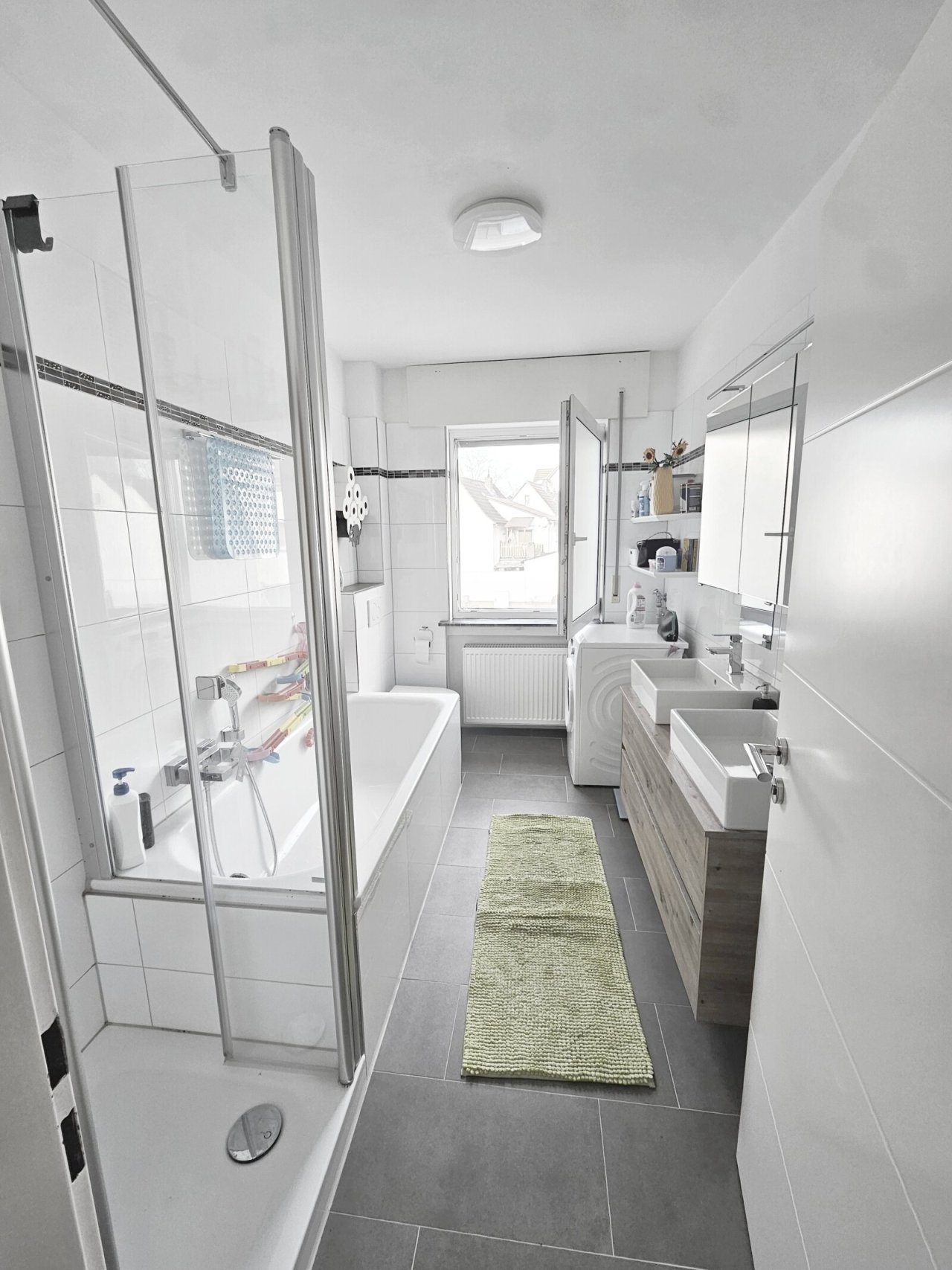 Tageslicht Wannen-Duschbad